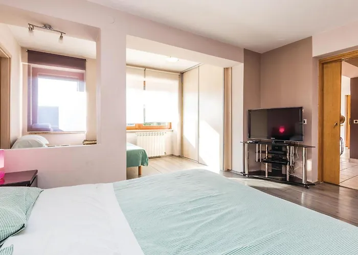 1 Bedroom Gorgeous In Διαμέρισμα Ριέκα