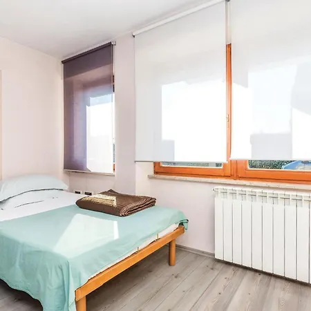 Stunning In With 1 Bedrooms And Wifi