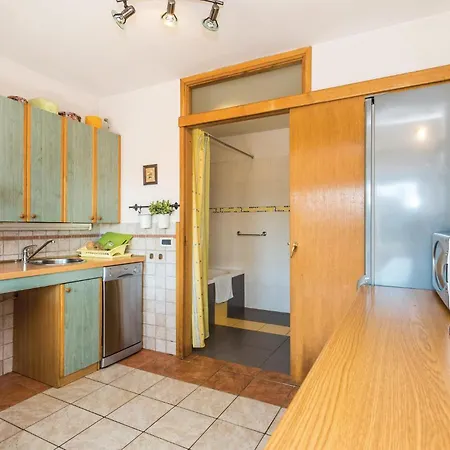 Stunning In With 1 Bedrooms And Wifi Apartment Rijeka