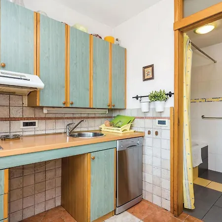 Stunning In With 1 Bedrooms And Wifi Apartment